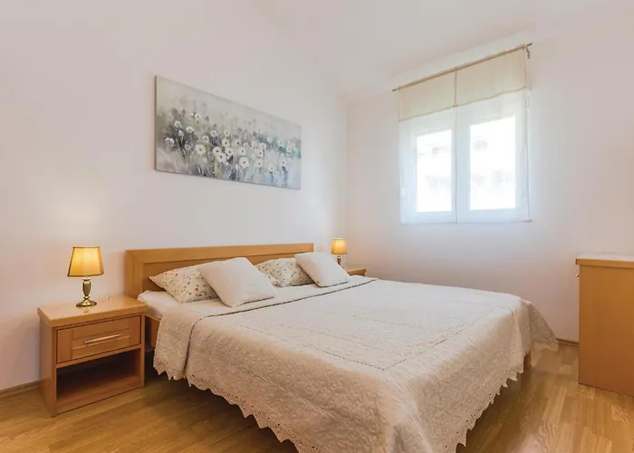 Vukovarska Iii * Makarska