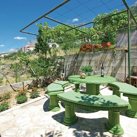 2 Bedroom Awesome In Makarska