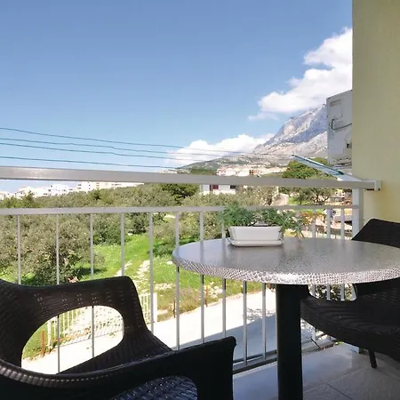 2 Bedroom Awesome In * Makarska